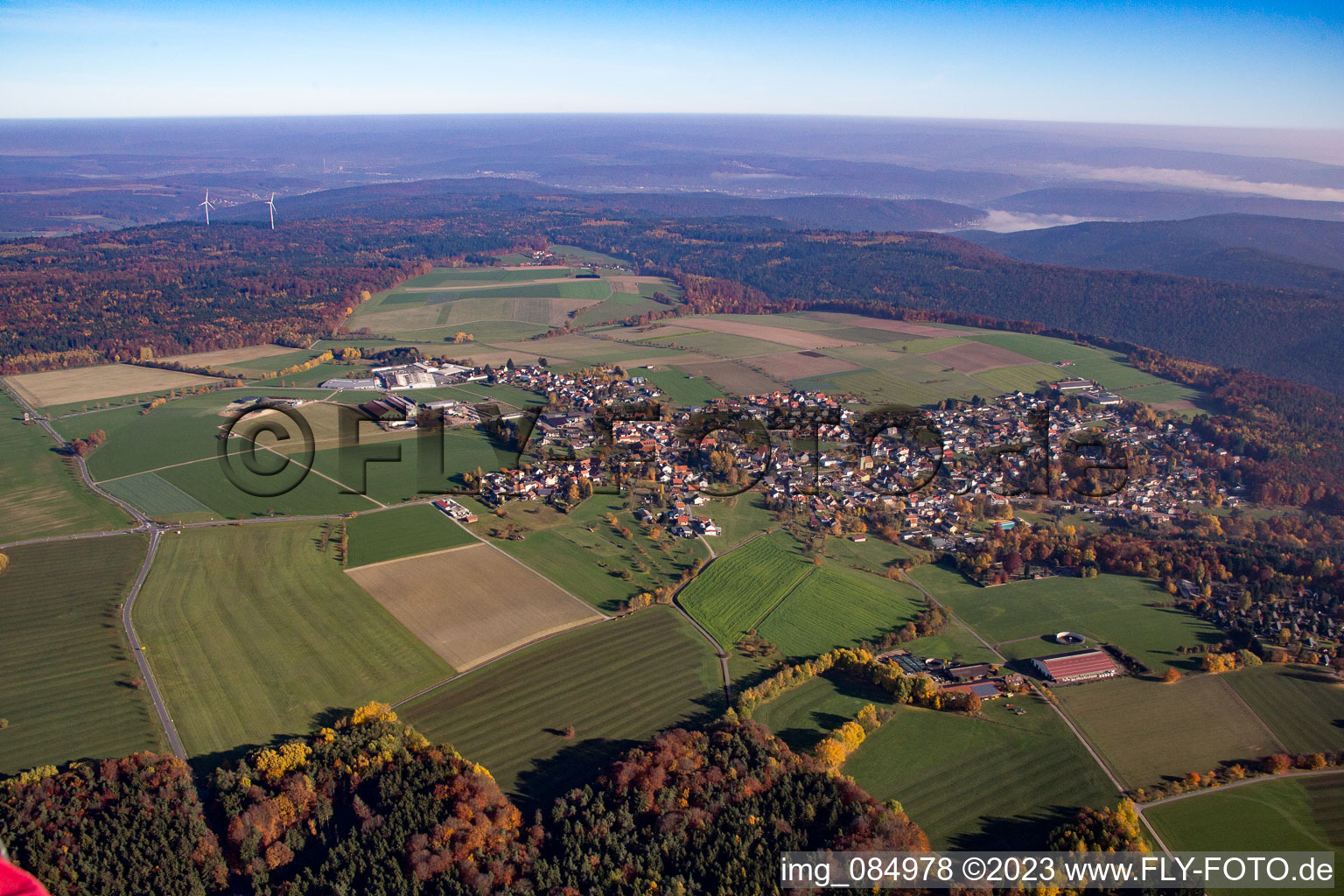 Luftaufnahme von Ortsteil Vielbrunn in Michelstadt im Bundesland Hessen, Deutschland