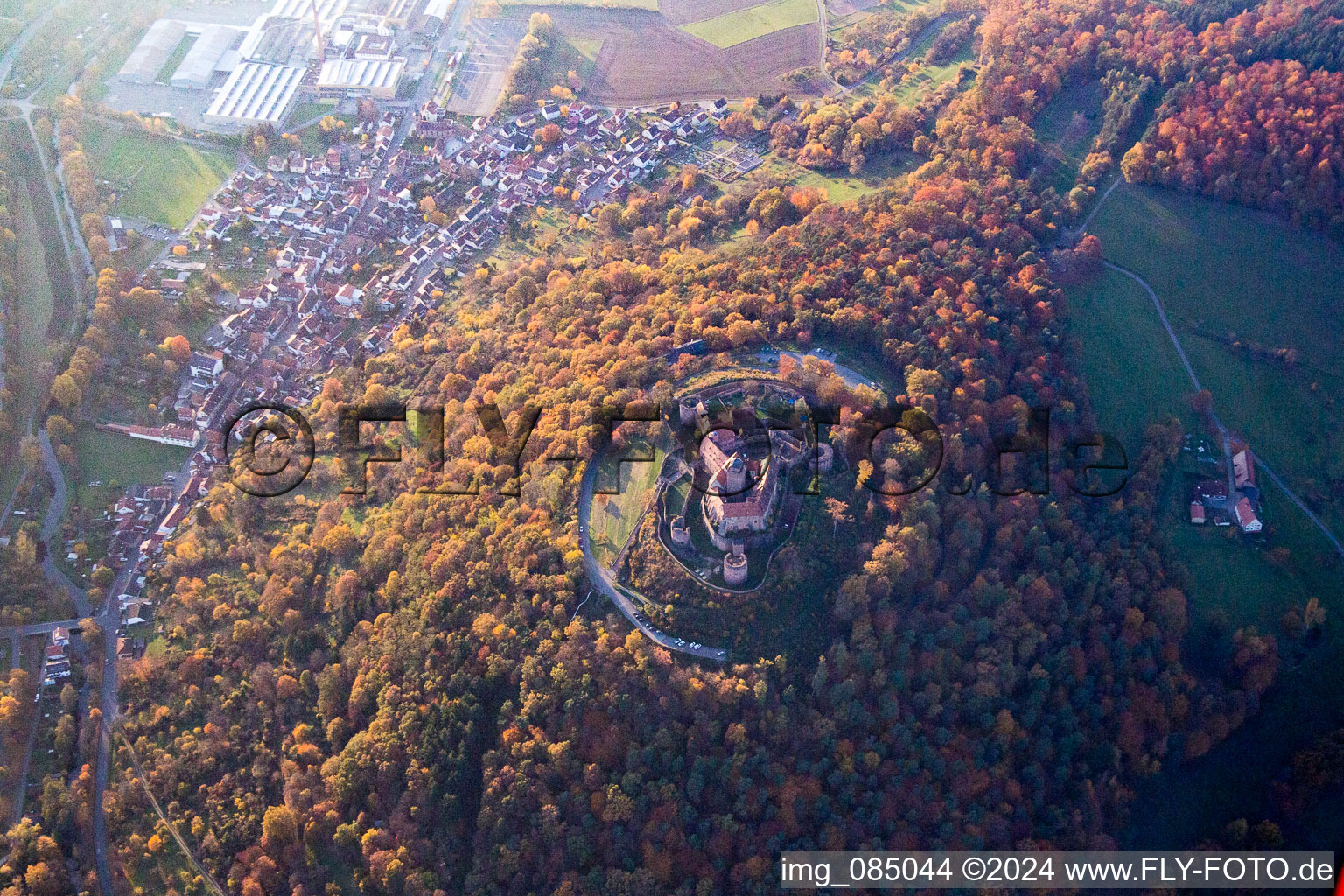 Luftaufnahme von Breuberg, Burg Breuberg im Bundesland Hessen, Deutschland