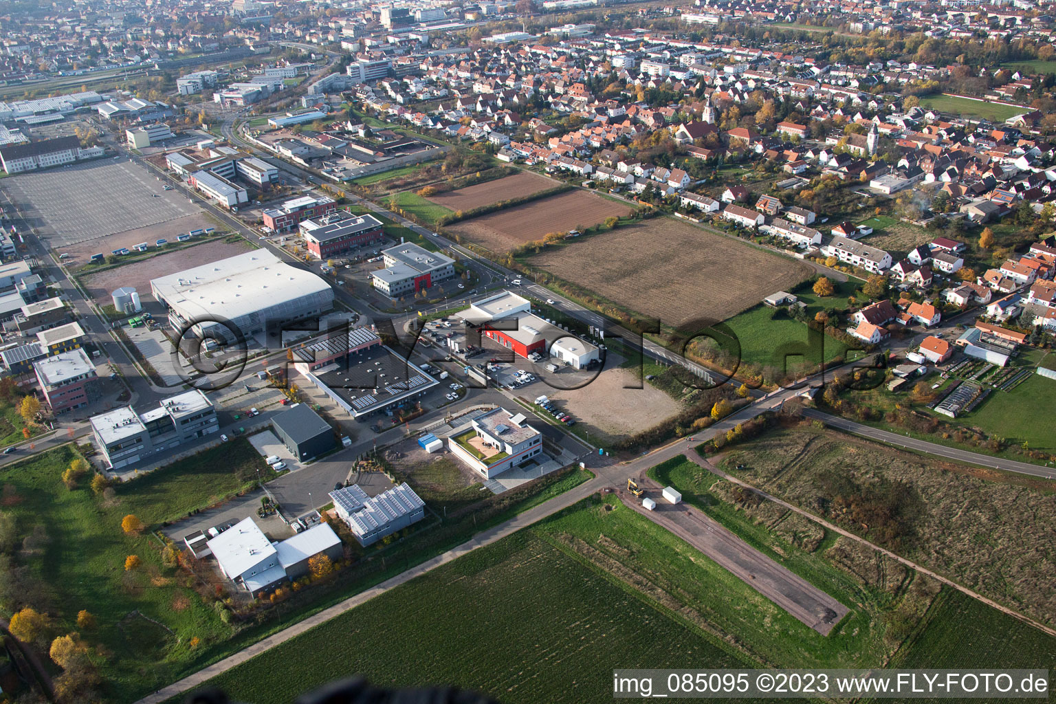 Ortsteil Queichheim in Landau in der Pfalz im Bundesland Rheinland-Pfalz, Deutschland von einer Drohne aus