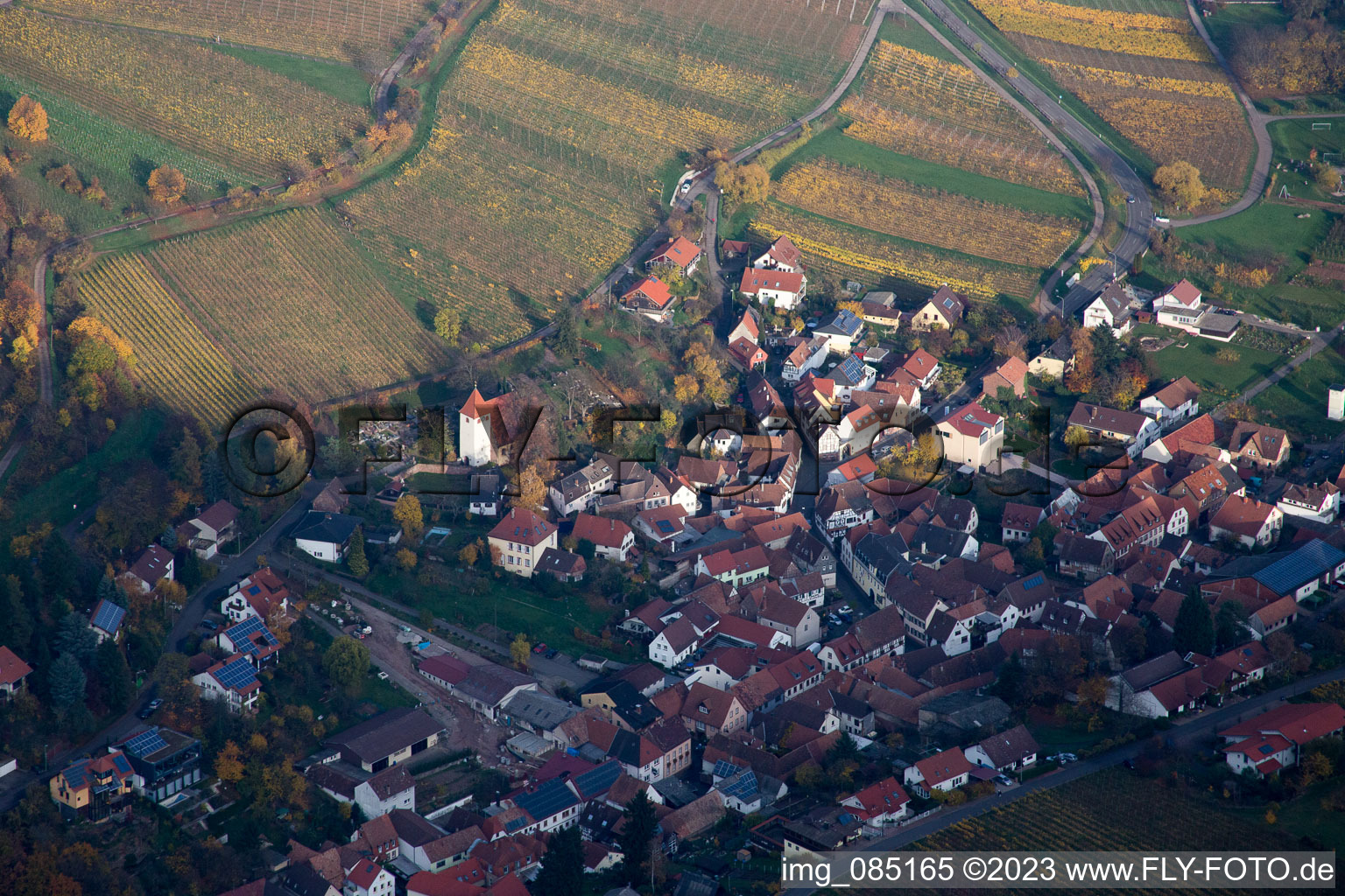 Schrägluftbild von Leinsweiler im Bundesland Rheinland-Pfalz, Deutschland