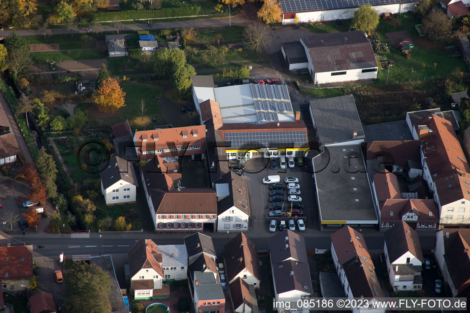 Ortsteil Ingenheim in Billigheim-Ingenheim im Bundesland Rheinland-Pfalz, Deutschland von einer Drohne aus