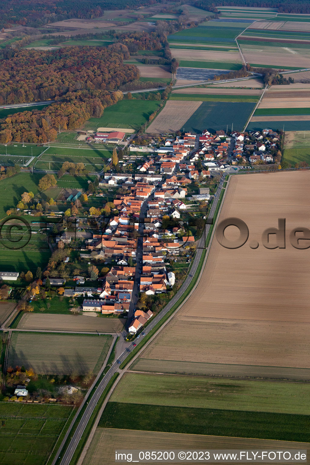Drohnenbild von Ortsteil Minderslachen in Kandel im Bundesland Rheinland-Pfalz, Deutschland