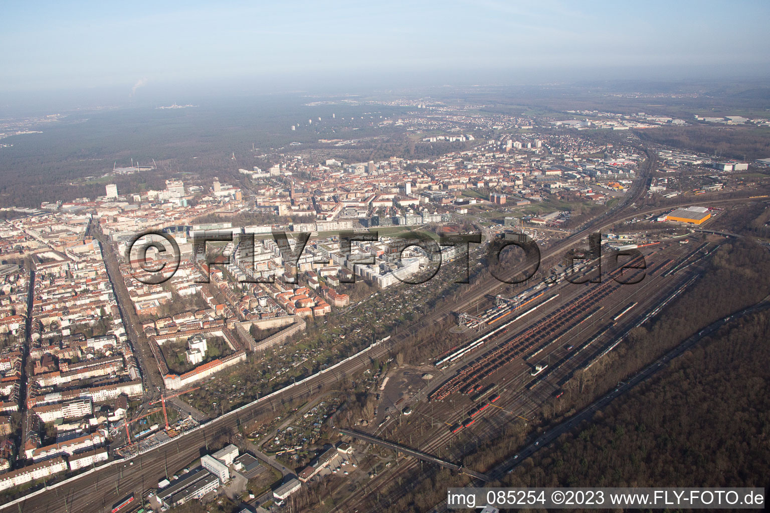 Ortsteil Oststadt in Karlsruhe im Bundesland Baden-Württemberg, Deutschland von oben gesehen