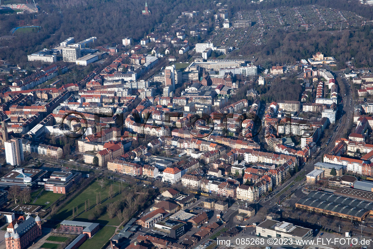 Drohnenbild von Ortsteil Rintheim in Karlsruhe im Bundesland Baden-Württemberg, Deutschland