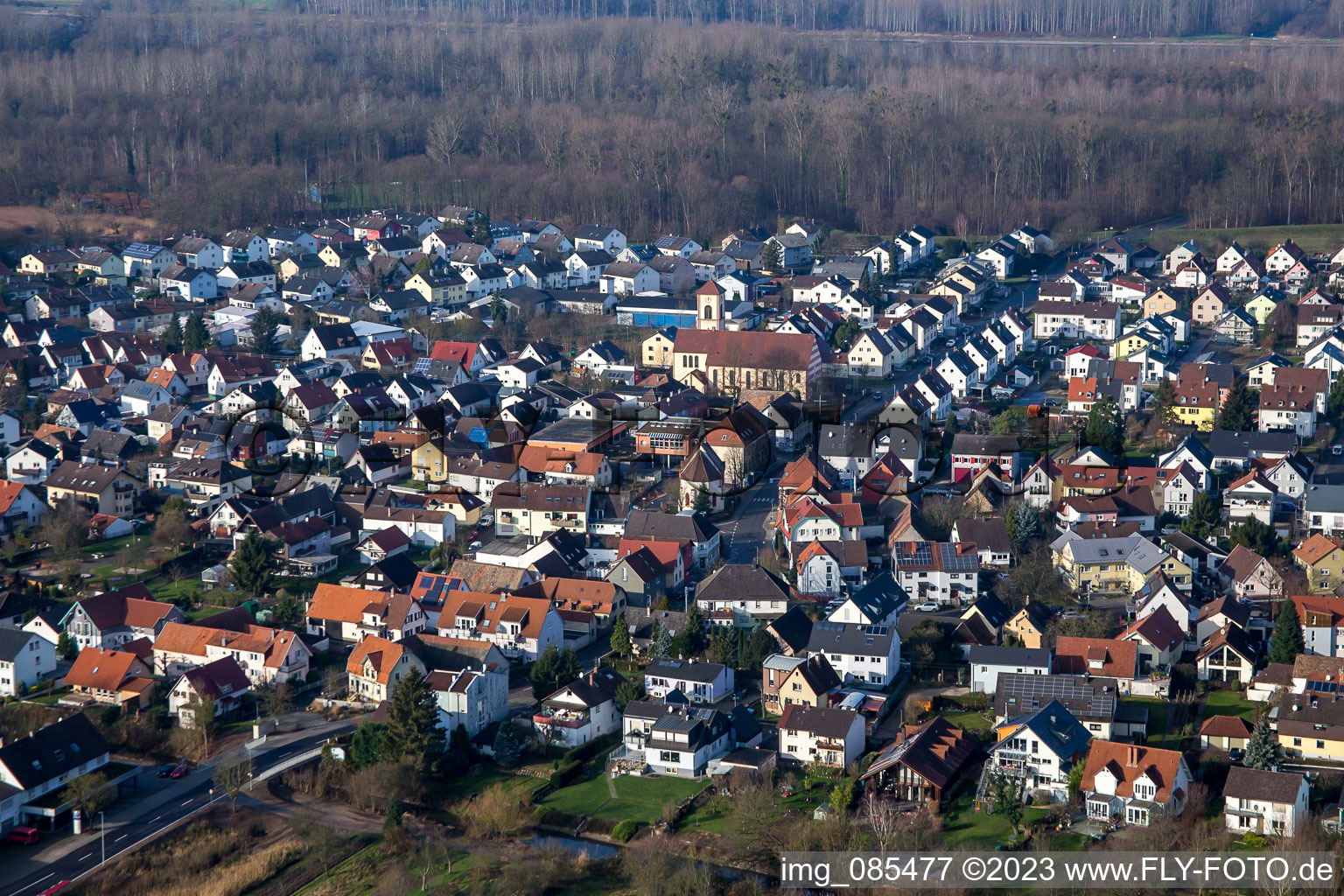 Luftbild von Rheinstr im Ortsteil Neuburgweier in Rheinstetten im Bundesland Baden-Württemberg, Deutschland