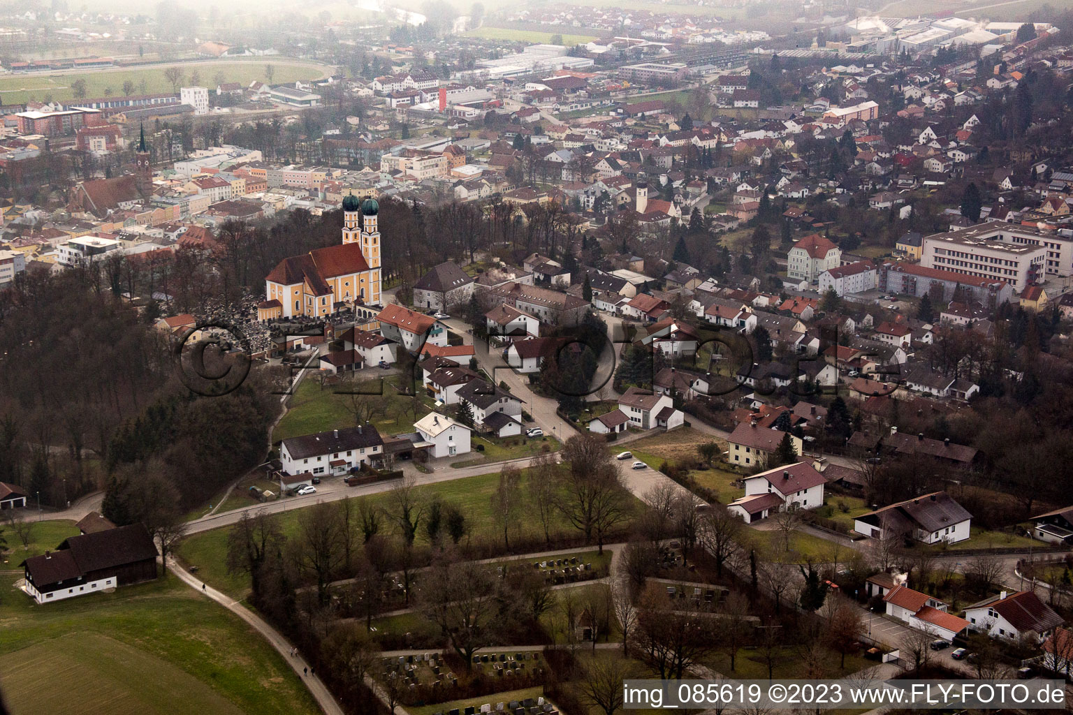 Luftaufnahme von Pfarrkirchen, Wallfahrtkirche Gartlberg im Bundesland Bayern, Deutschland