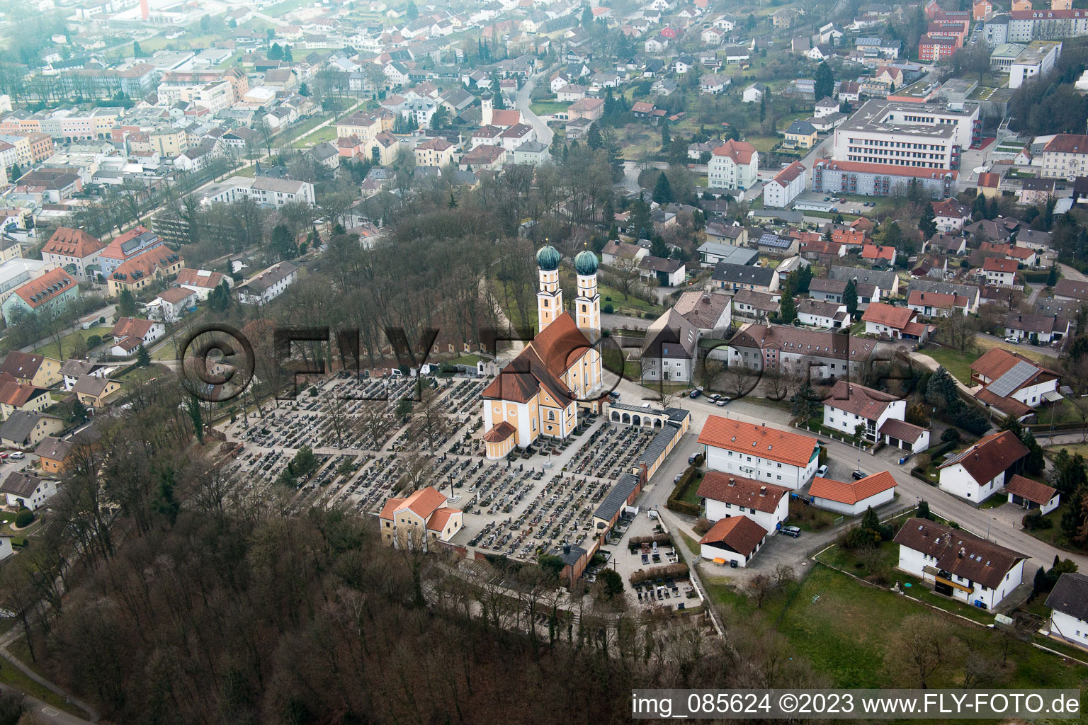 Pfarrkirchen, Wallfahrtkirche Gartlberg im Bundesland Bayern, Deutschland vom Flugzeug aus