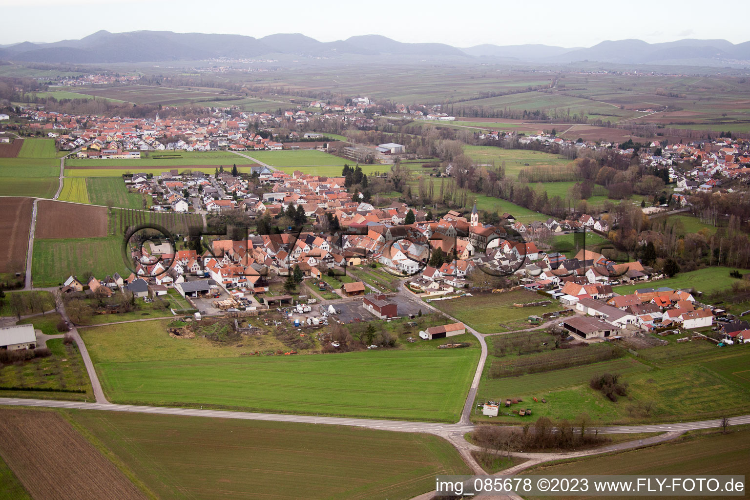 Ortsteil Mühlhofen in Billigheim-Ingenheim im Bundesland Rheinland-Pfalz, Deutschland von oben gesehen