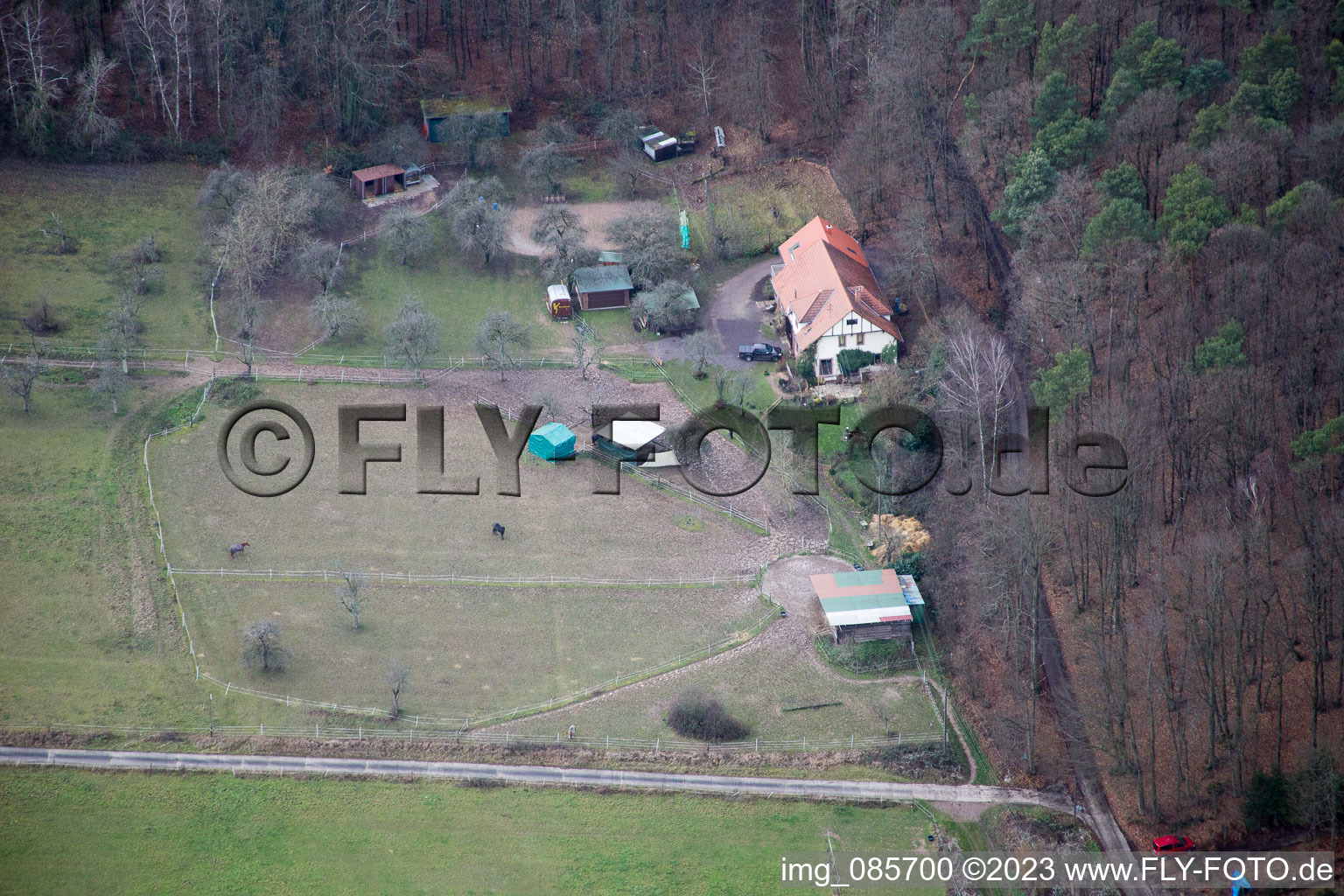 Luftaufnahme von FeWo Saigenranch in Pleisweiler-Oberhofen im Bundesland Rheinland-Pfalz, Deutschland