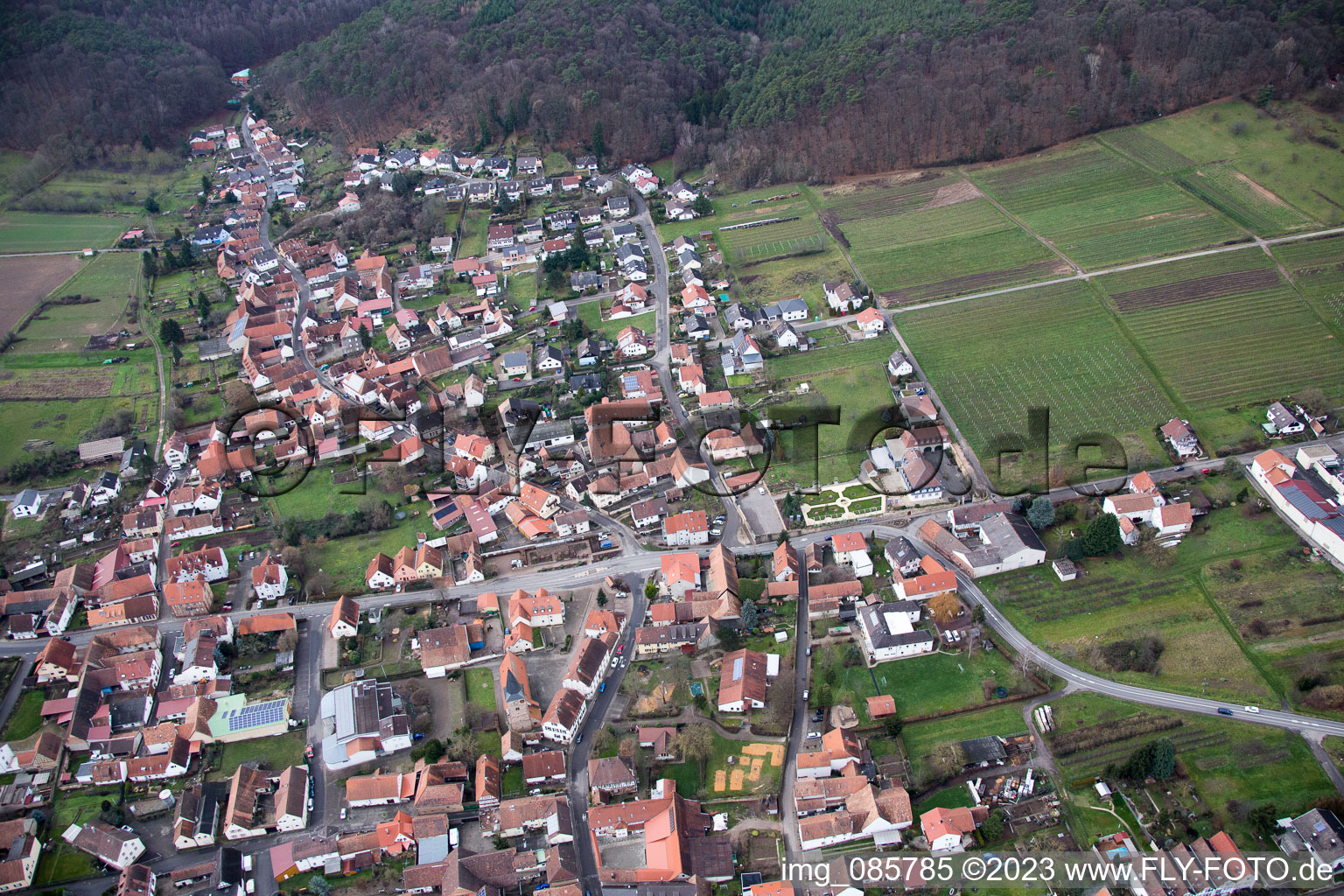 Oberotterbach im Bundesland Rheinland-Pfalz, Deutschland von der Drohne aus gesehen