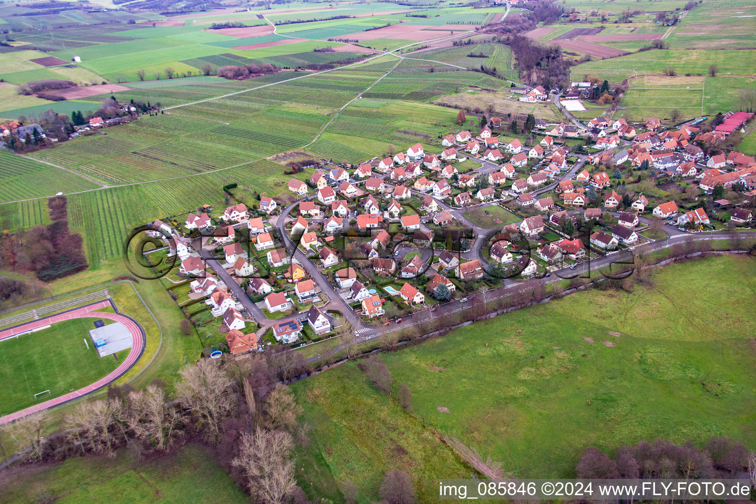 Ortsteil Altenstadt in Wissembourg im Bundesland Bas-Rhin, Frankreich aus der Luft betrachtet