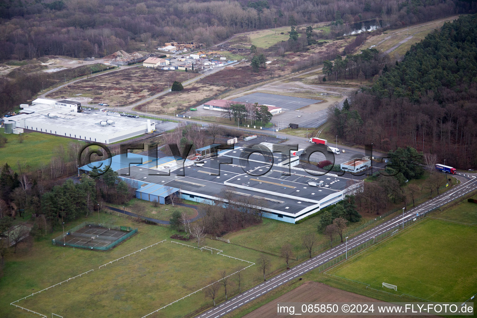 Luftaufnahme von Altenstadt im Bundesland Bas-Rhin, Frankreich