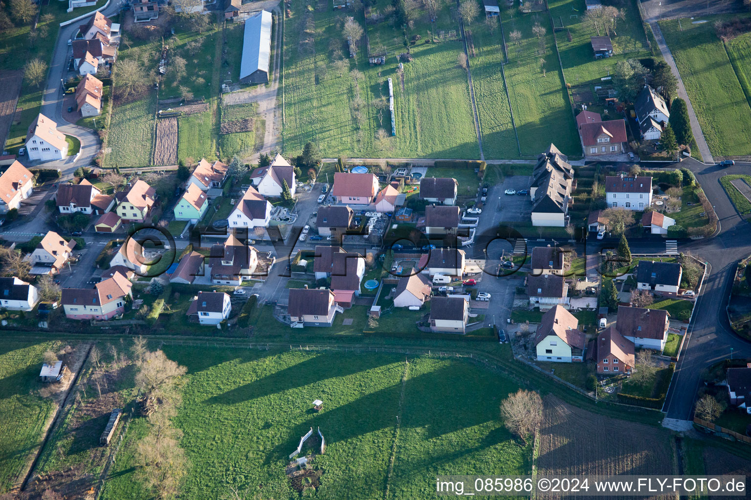 Niederlauterbach im Bundesland Bas-Rhin, Frankreich von oben gesehen