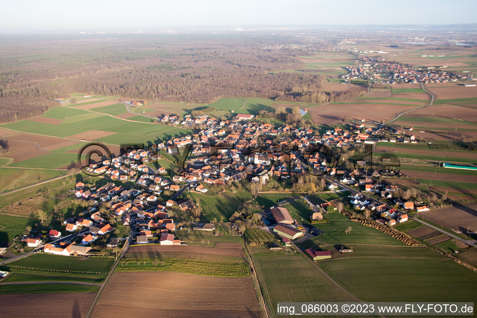 Salmbach im Bundesland Bas-Rhin, Frankreich von oben gesehen