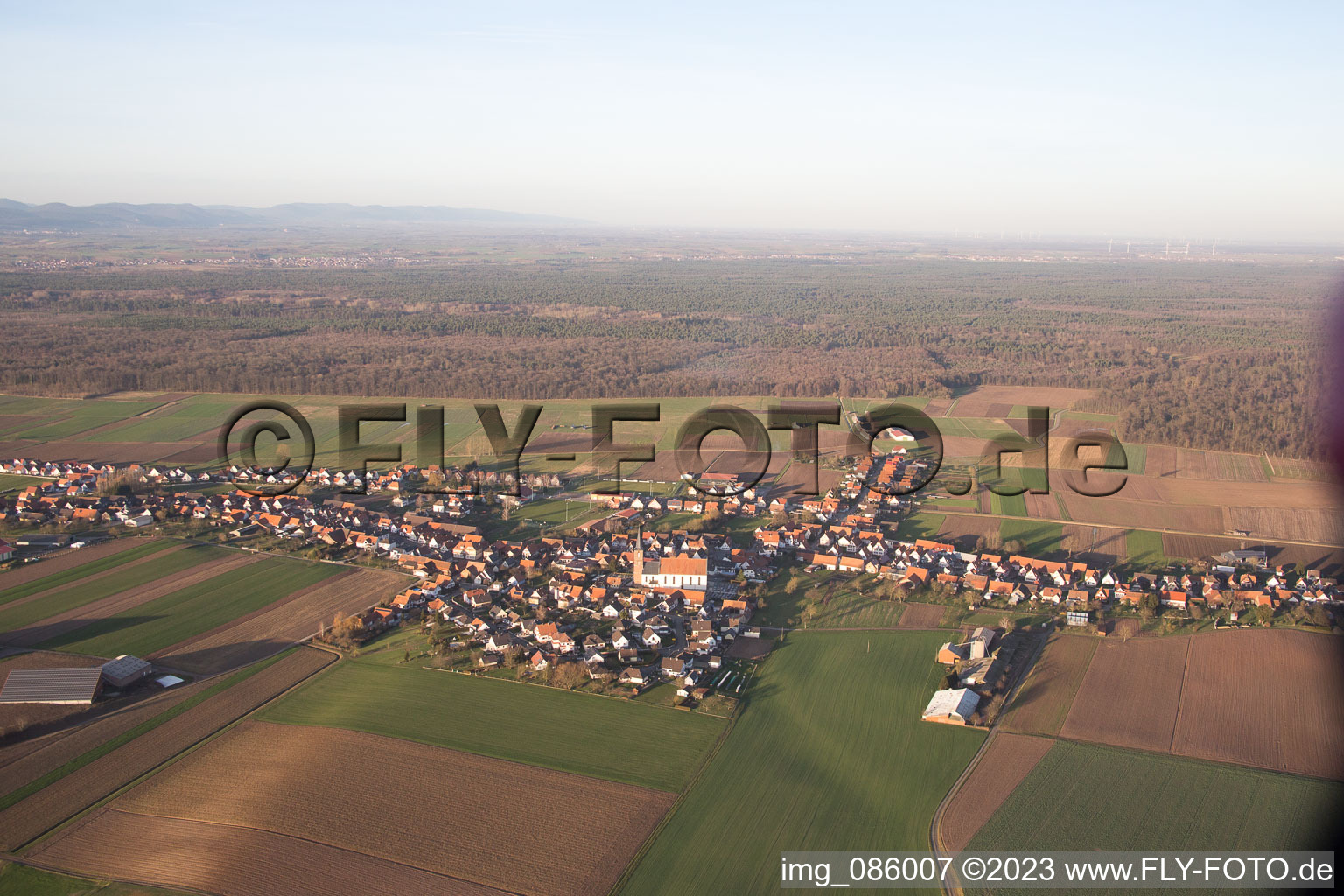 Luftbild von Schleithal im Bundesland Bas-Rhin, Frankreich