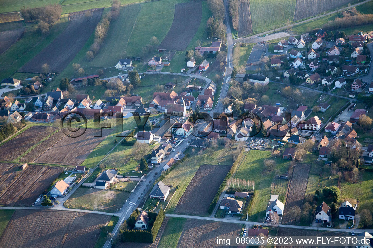 Wintzenbach im Bundesland Bas-Rhin, Frankreich aus der Drohnenperspektive