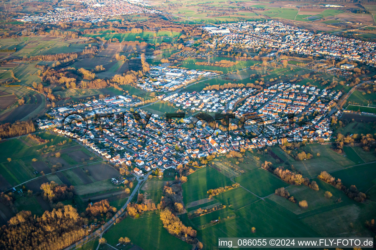 Von Südwesten im Ortsteil Würmersheim in Durmersheim im Bundesland Baden-Württemberg, Deutschland