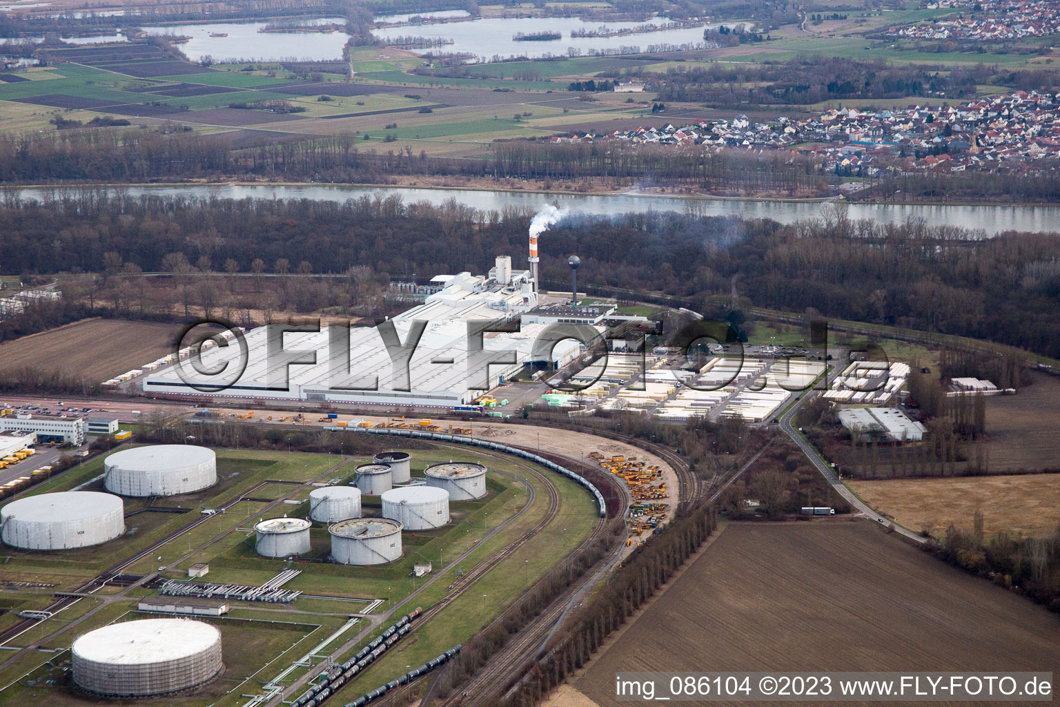 Luftaufnahme von Speyer, Industriegebiet am Flugplatz im Bundesland Rheinland-Pfalz, Deutschland
