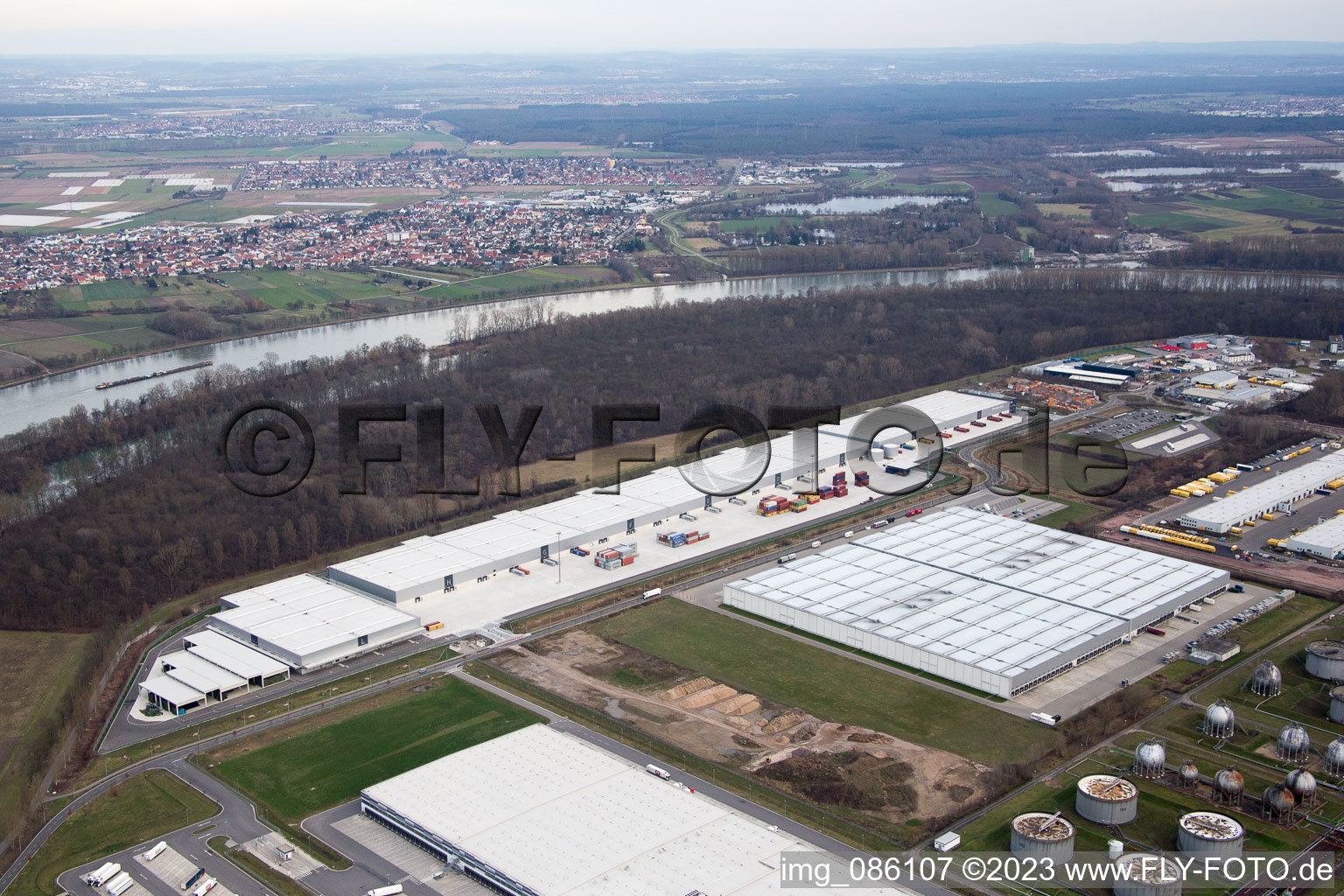 Speyer, Industriegebiet am Flugplatz im Bundesland Rheinland-Pfalz, Deutschland aus der Luft