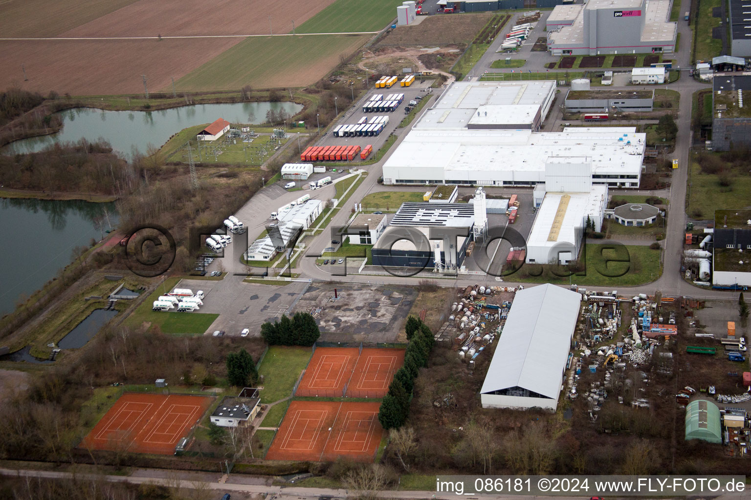 Luftbild von Gewerbegebiet in Offenbach an der Queich im Bundesland Rheinland-Pfalz, Deutschland