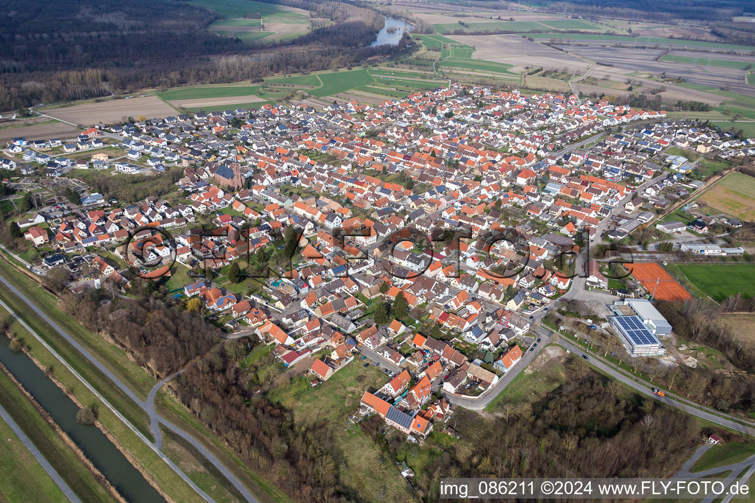 Dorf - Ansicht im Ortsteil Rußheim in Dettenheim im Bundesland Baden-Württemberg, Deutschland