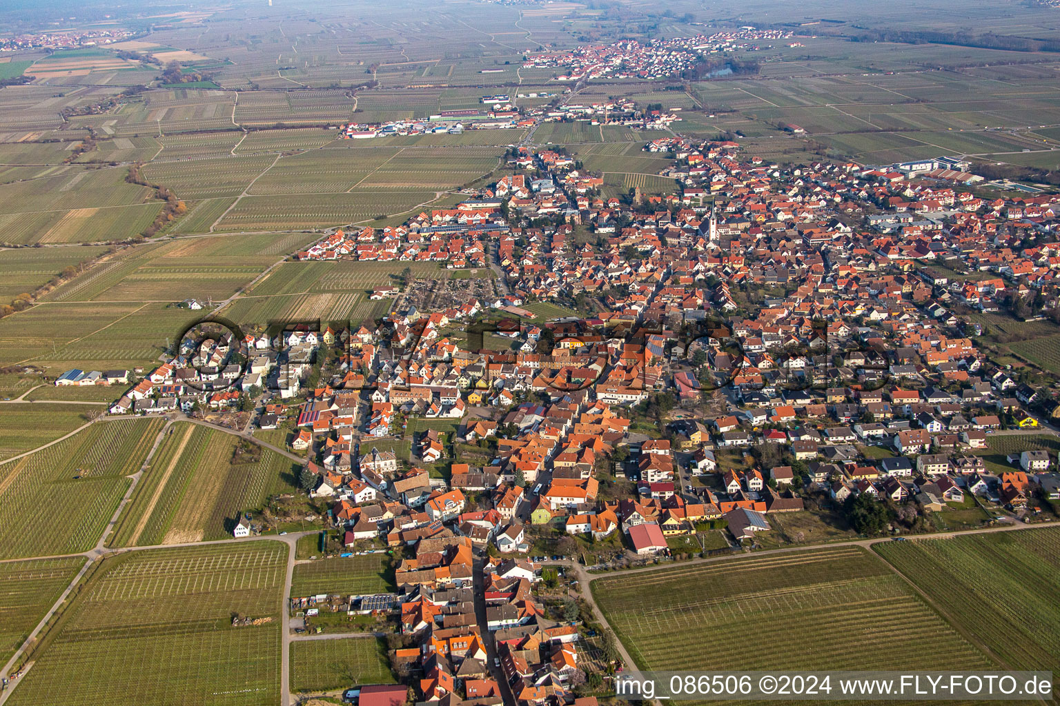 Maikammer im Bundesland Rheinland-Pfalz, Deutschland von oben gesehen