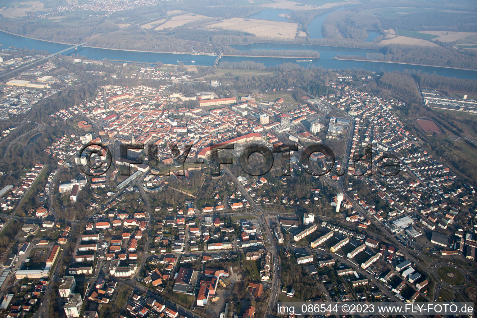 Germersheim im Bundesland Rheinland-Pfalz, Deutschland vom Flugzeug aus