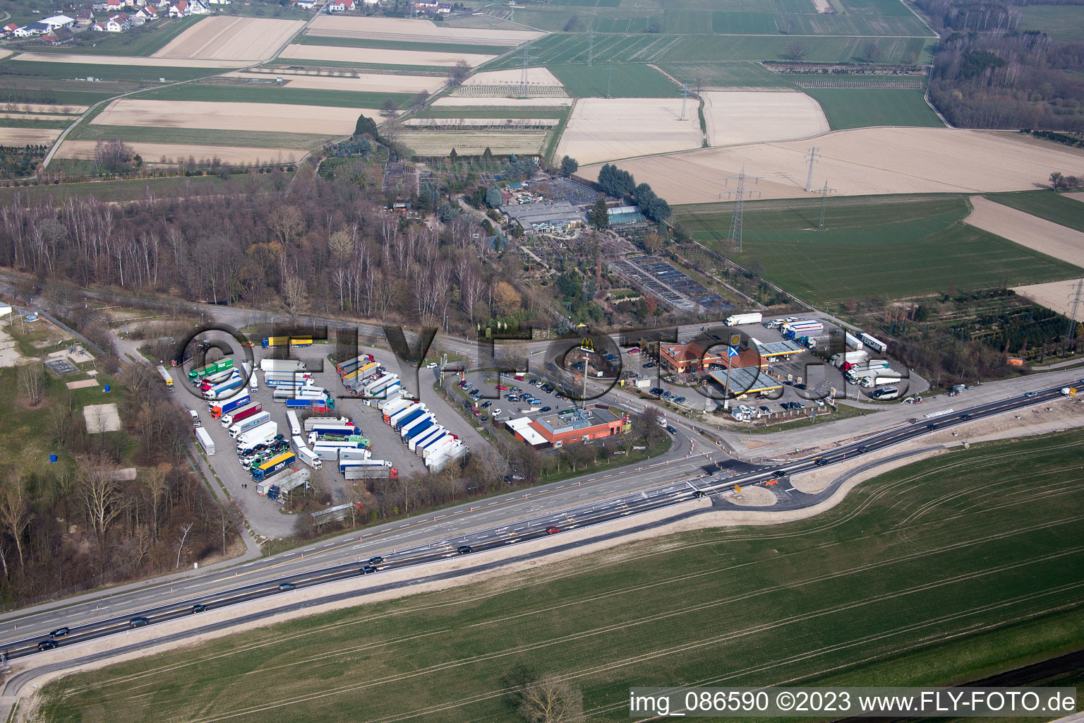 Luftbild von Autohof am Achernsee im Ortsteil Fautenbach im Bundesland Baden-Württemberg, Deutschland