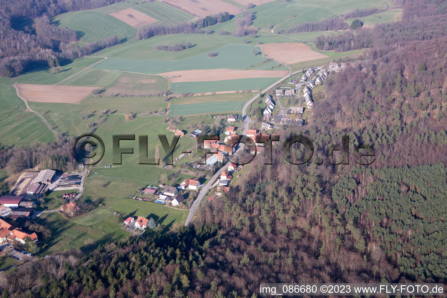 Schrägluftbild von Lembach im Bundesland Bas-Rhin, Frankreich