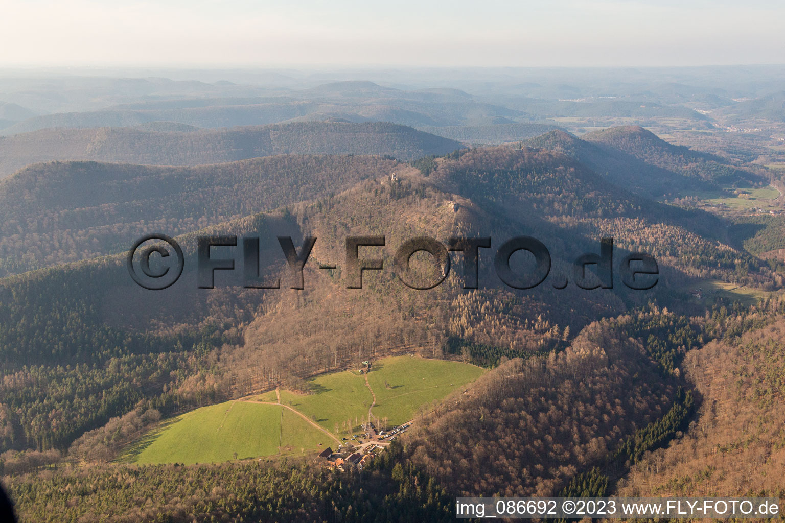 Luftbild von Gimbelhof in Wingen im Bundesland Bas-Rhin, Frankreich