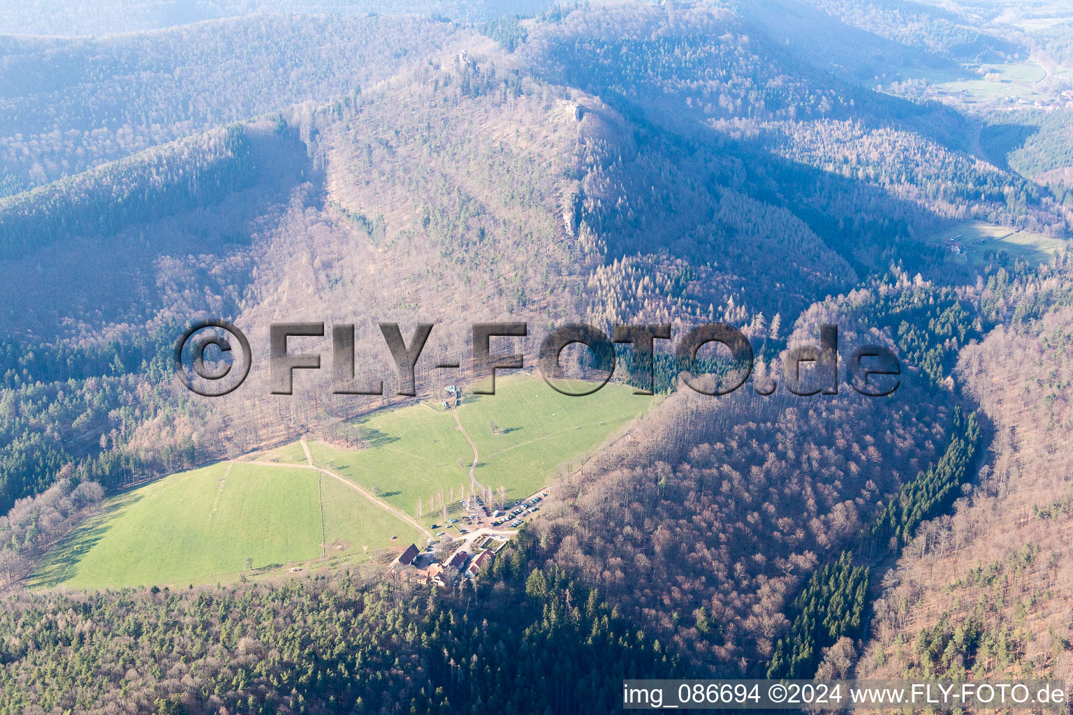 Schrägluftbild von Gimbelhof in Wingen im Bundesland Bas-Rhin, Frankreich