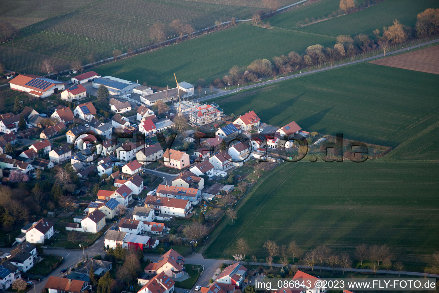 Ortsteil Mörzheim in Landau in der Pfalz im Bundesland Rheinland-Pfalz, Deutschland aus der Drohnenperspektive