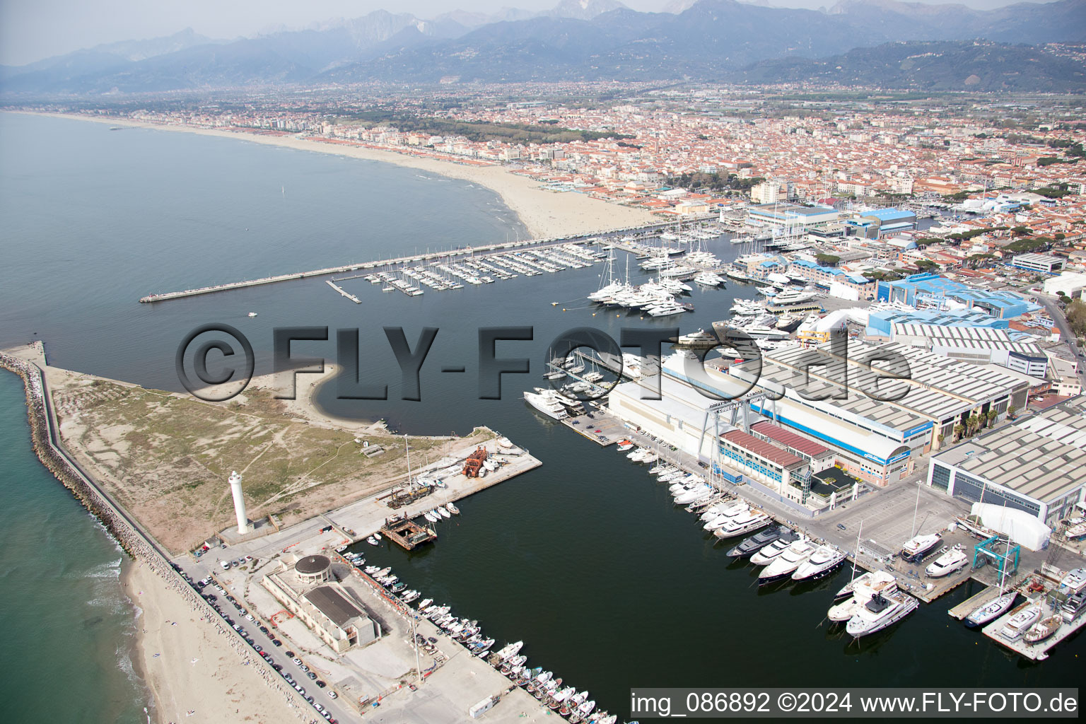 Luftaufnahme von Viareggio im Bundesland Lucca, Italien