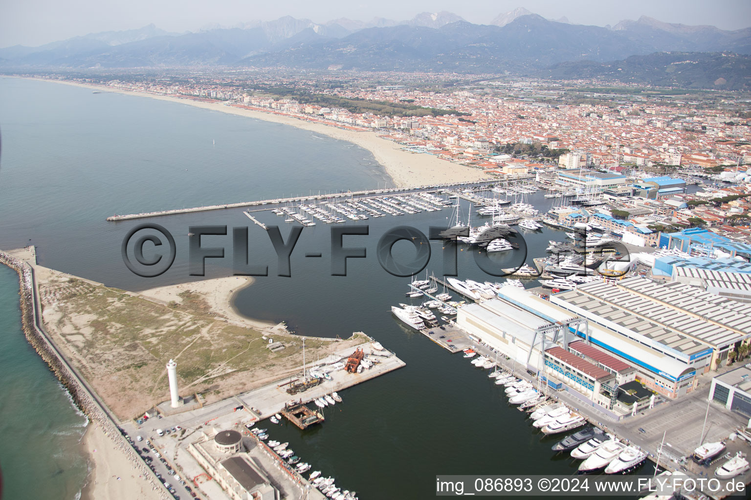 Schrägluftbild von Viareggio im Bundesland Lucca, Italien