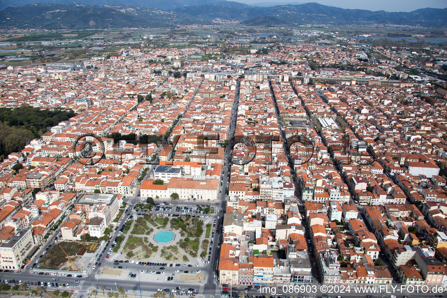 Viareggio im Bundesland Lucca, Italien aus der Drohnenperspektive