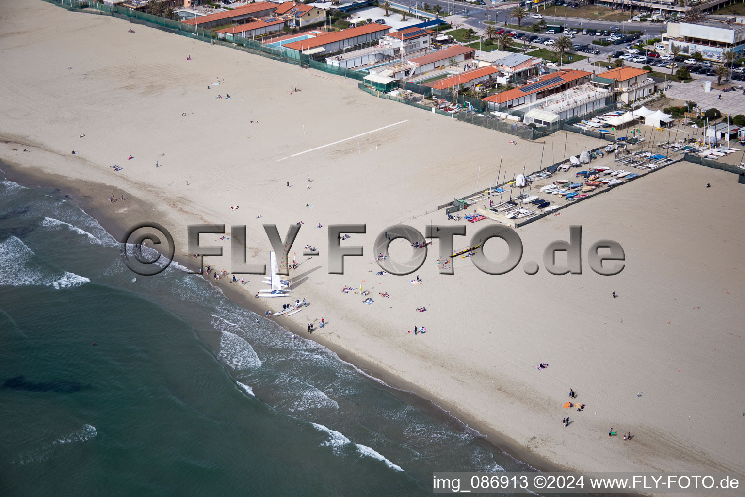 Luftaufnahme von Lido di Camaiore(I-Toskana) im Bundesland Toscana, Italien