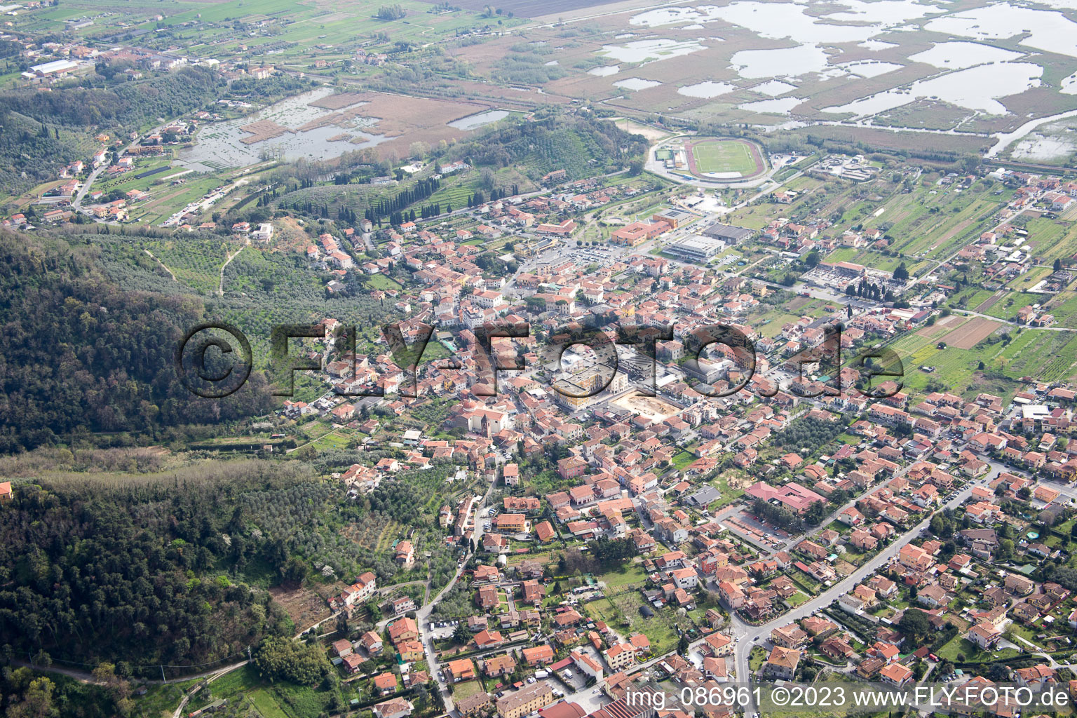 Luftbild von Massarosa im Bundesland Toscana, Italien