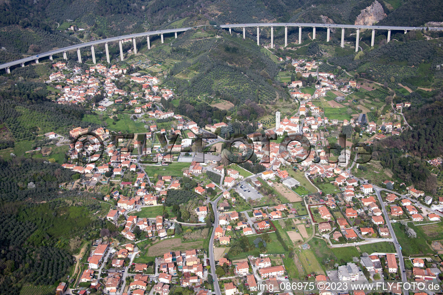 Massarosa im Bundesland Toscana, Italien aus der Luft betrachtet