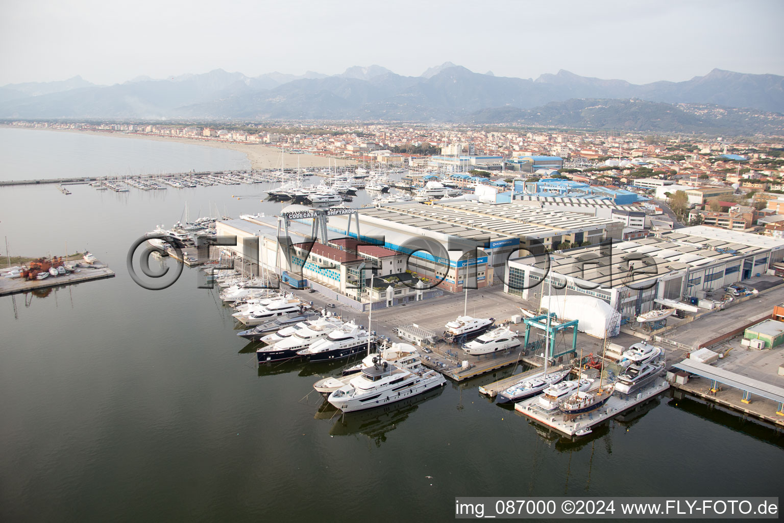 Schrägluftbild von Viareggio im Bundesland Lucca, Italien