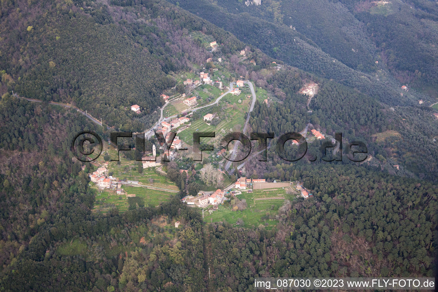 Valdicastello im Bundesland Toscana, Italien aus der Luft