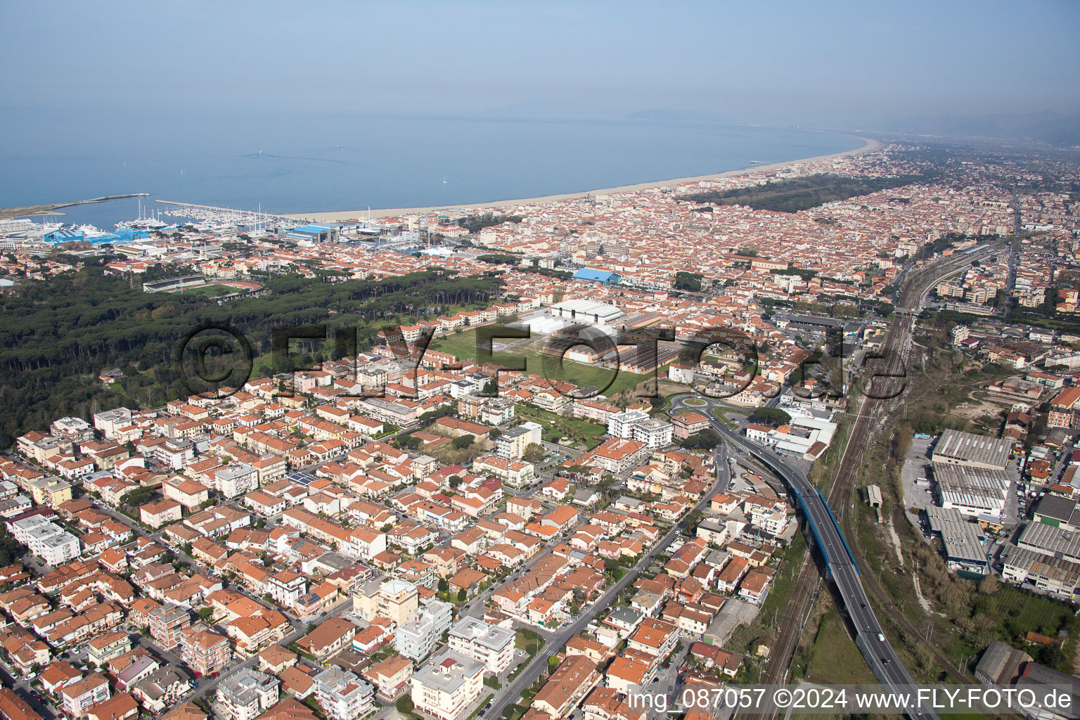 Luftbild von Viareggio, Villa Macchia im Bundesland Lucca, Italien