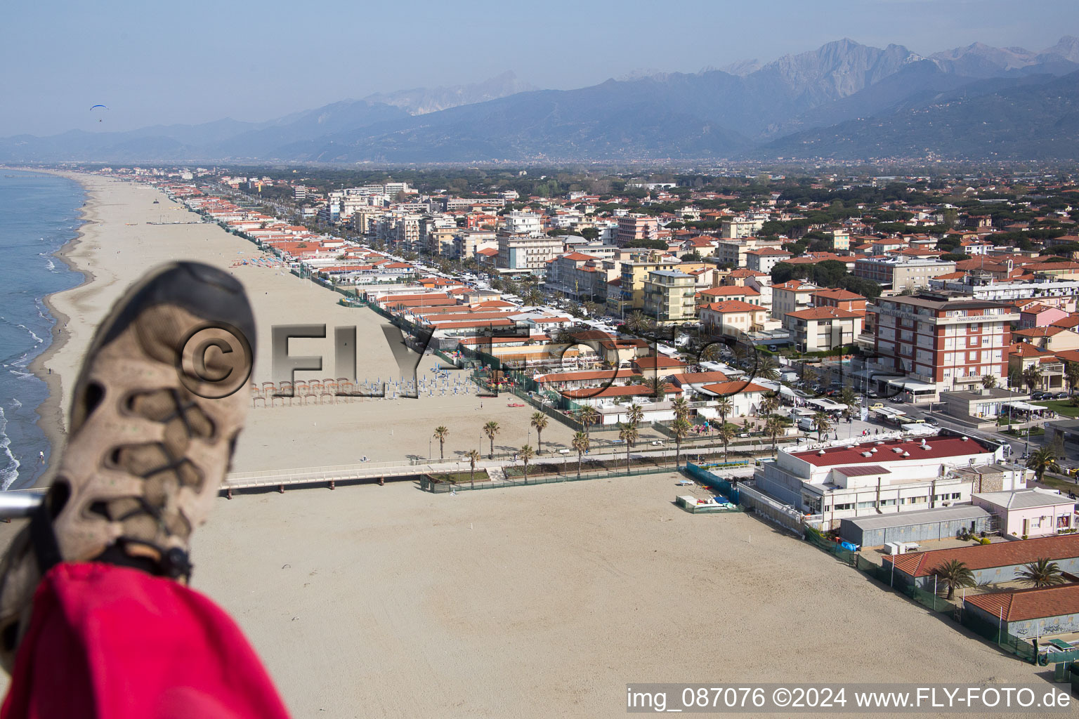 Lido di Camaiore(I-Toskana) im Bundesland Toscana, Italien von oben gesehen