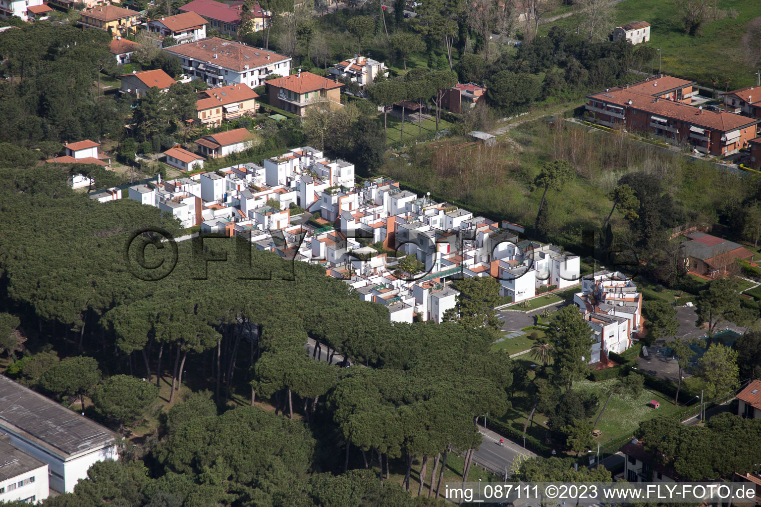 Luftbild von Marina di Massa(I-Toskana) im Bundesland Toscana, Italien