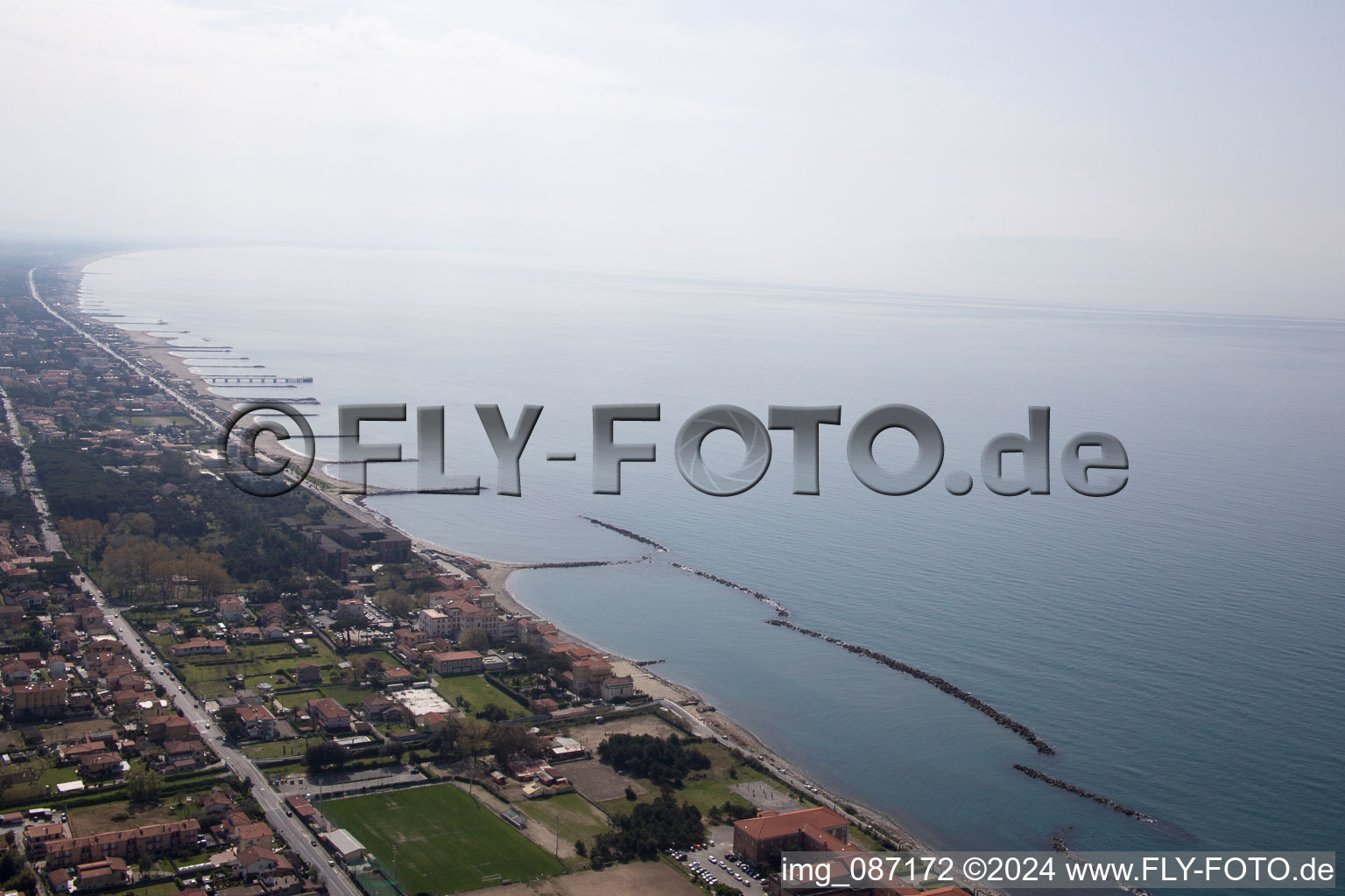 Avenza im Bundesland Toscana, Italien aus der Luft