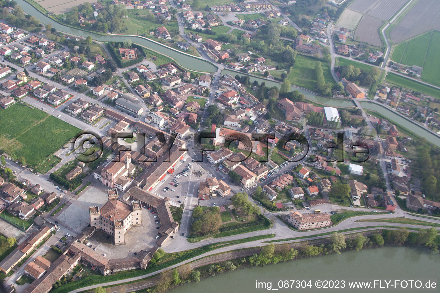 Mesola im Bundesland Emilia-Romagna, Italien aus der Luft betrachtet