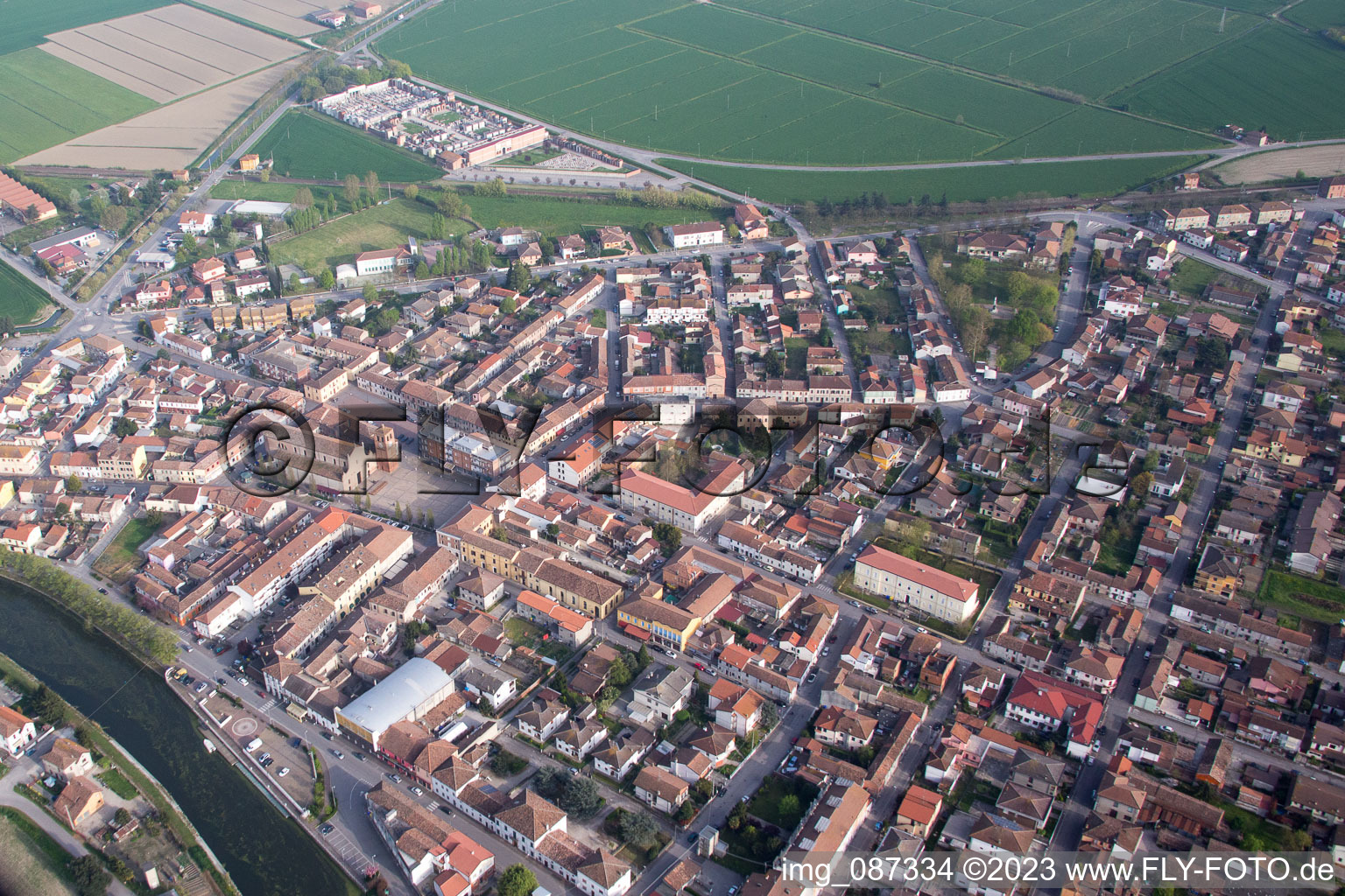 Luftaufnahme von Massa Fiscaglia(I-Emilia-Romagna), Italien
