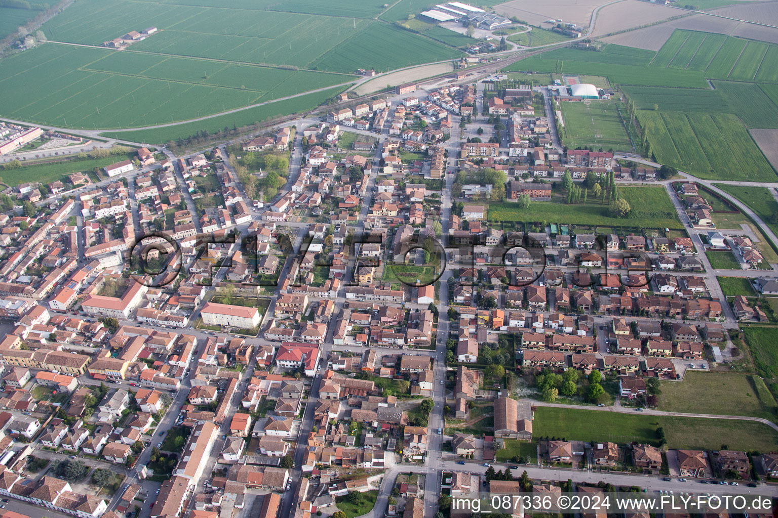 Schrägluftbild von Massa Fiscaglia(I-Emilia-Romagna), Italien