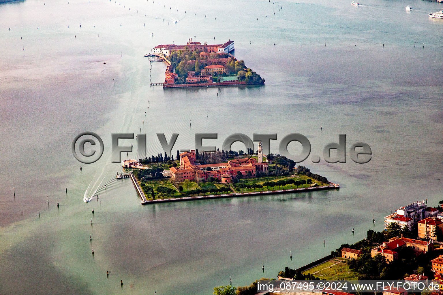 Küstenbereich der Isola Di San Lazzaro und San Servolo - Insel in Lido in Veneto in Venezia im Bundesland Venetien, Italien