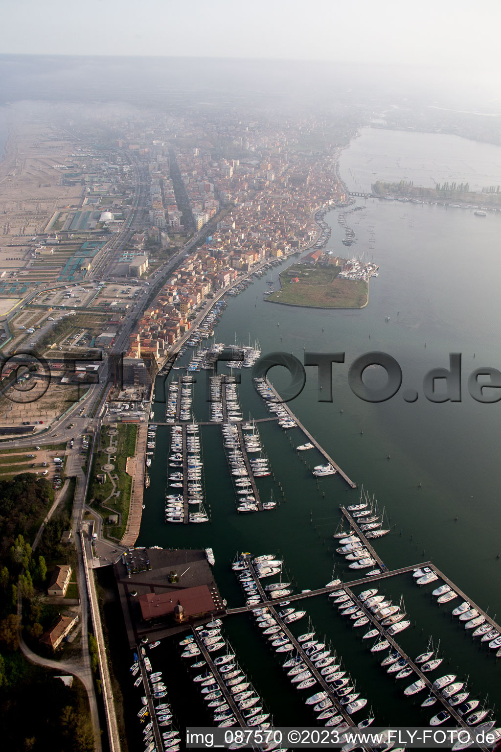 Sottomarina(I-Venetien) in Faro, Italien aus der Luft betrachtet