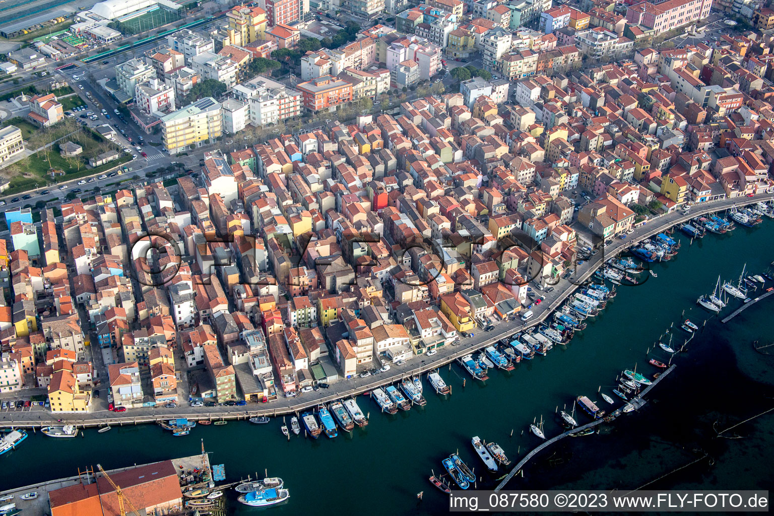 Schrägluftbild von Chioggia im Bundesland Venetien, Italien